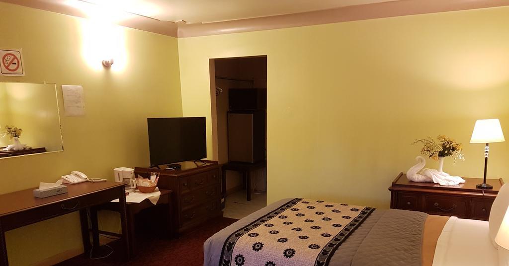 Capri Motel Port Colborne Buitenkant foto