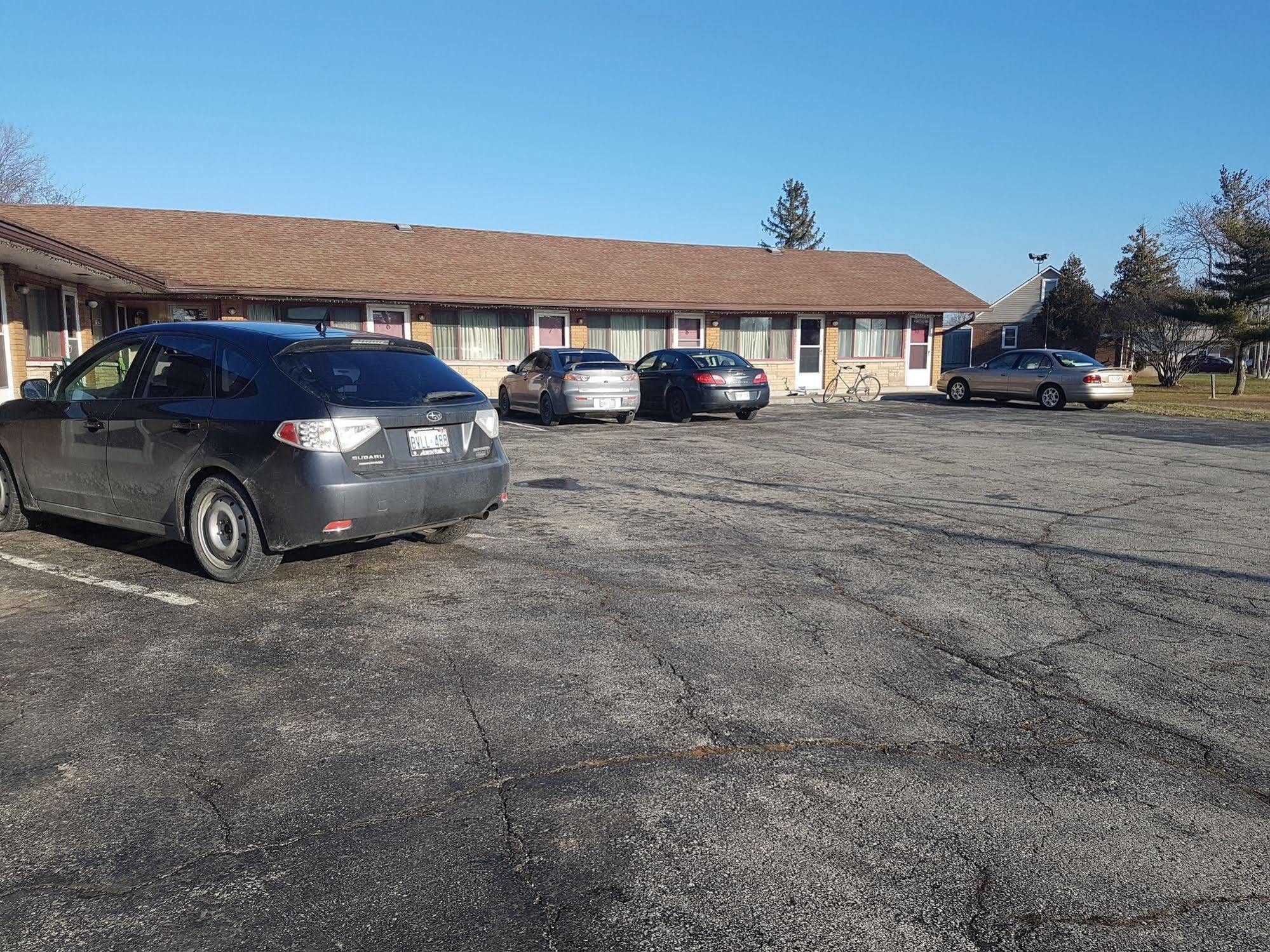 Capri Motel Port Colborne Buitenkant foto